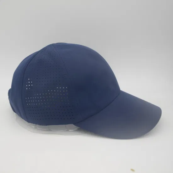 Casquette de baseball en polyester respirante avec trou effectué par découpe laser à 6 panneaux, casquette de sport sans bouton supérieur